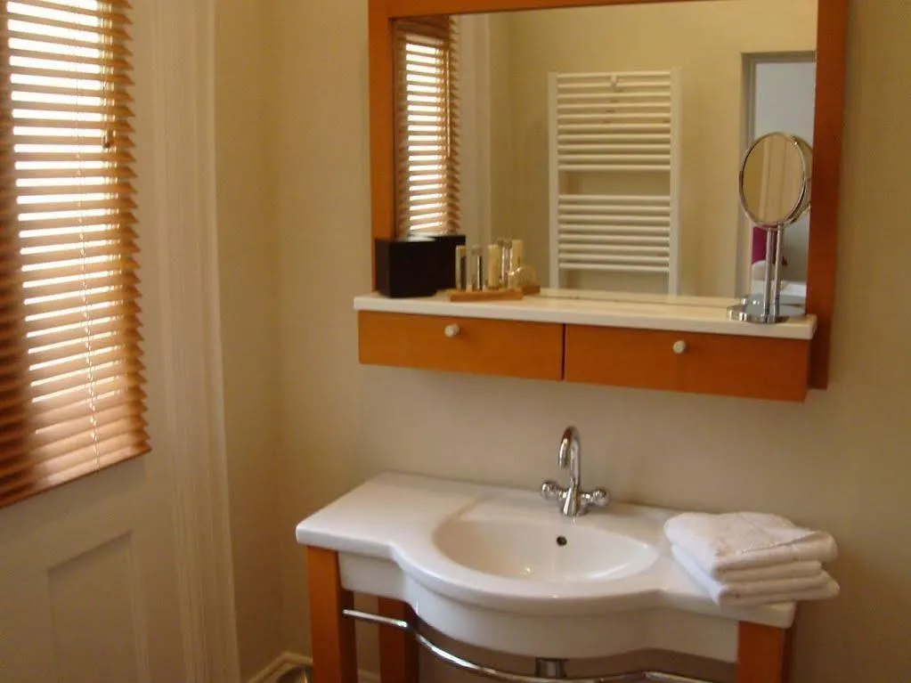 **** Guest house The Cheltenham Townhouse Studios At Glenfall Lawn Pittville Circus United Kingdom