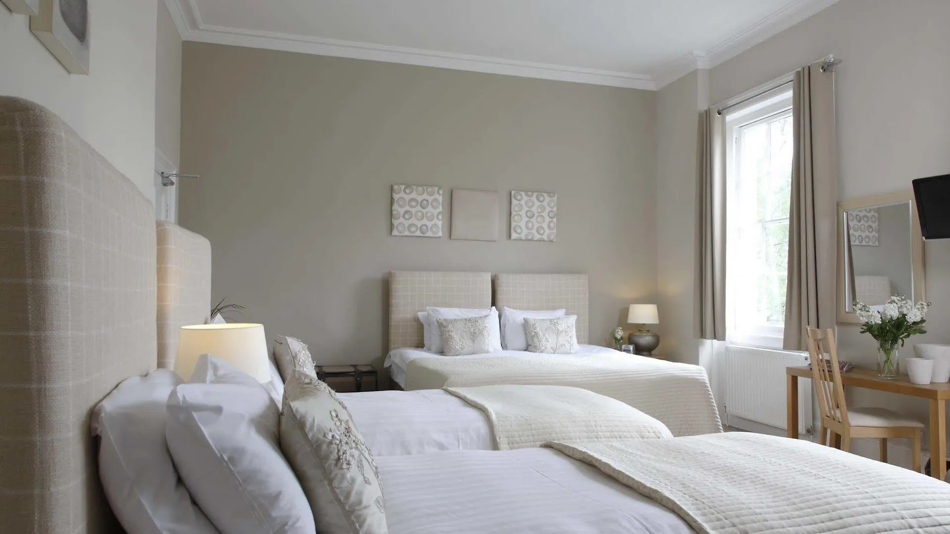 **** Guest house The Cheltenham Townhouse Studios At Glenfall Lawn Pittville Circus United Kingdom